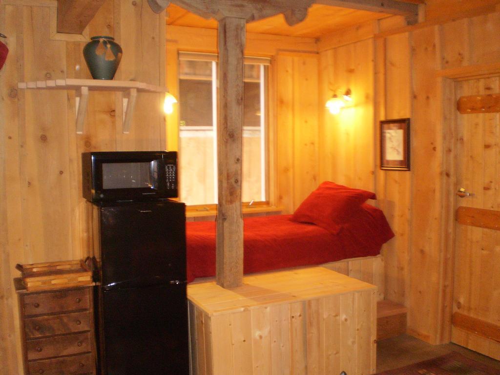 Silver River Adobe Inn Bed And Breakfast Фармингтон Экстерьер фото