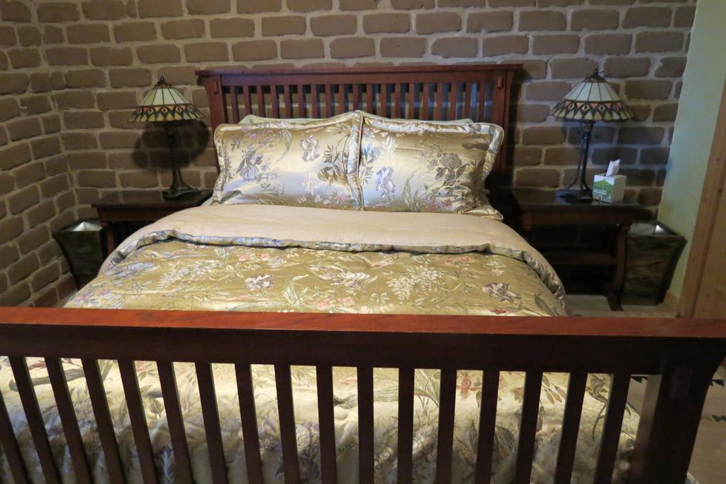 Silver River Adobe Inn Bed And Breakfast Фармингтон Экстерьер фото