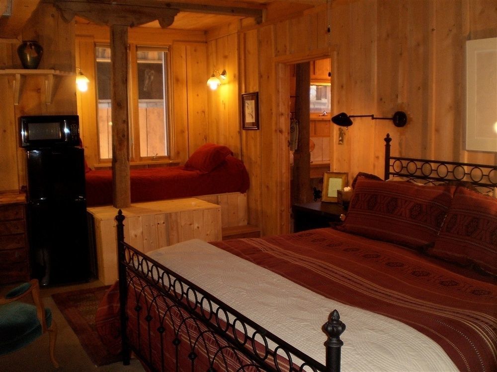 Silver River Adobe Inn Bed And Breakfast Фармингтон Экстерьер фото
